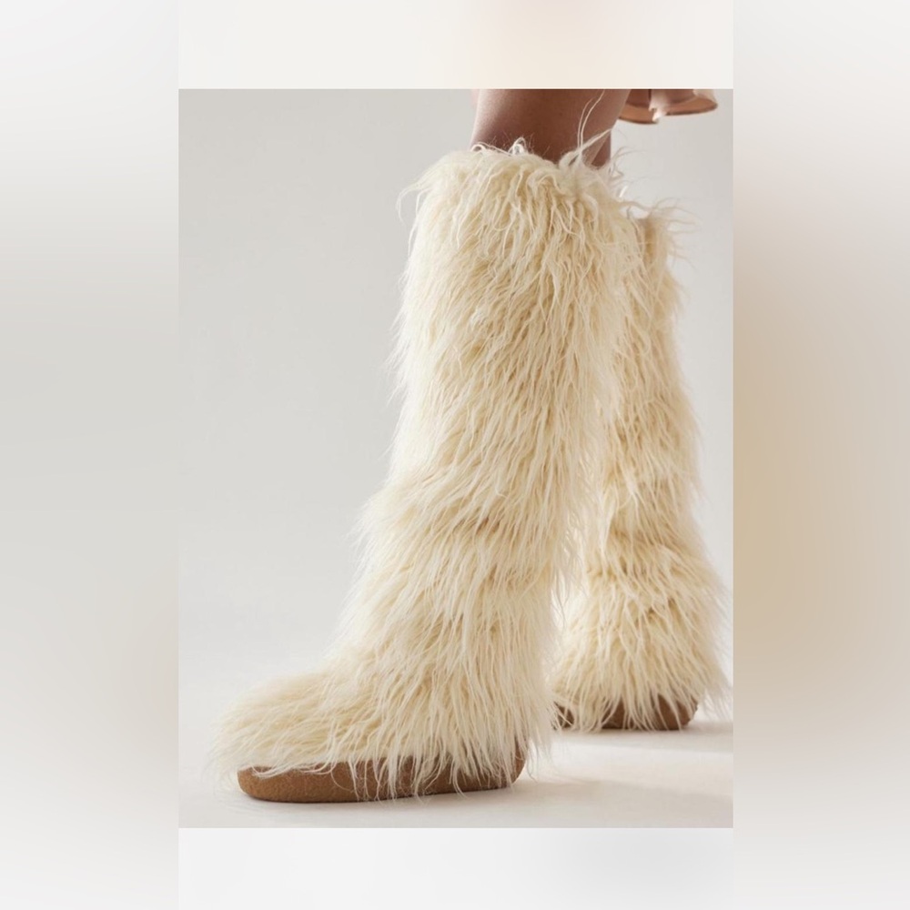 Jeffrey Campbell Fluffy-OK Faux Fur Over-the-Knee Boots – Ivory (Size US 8) NWOT